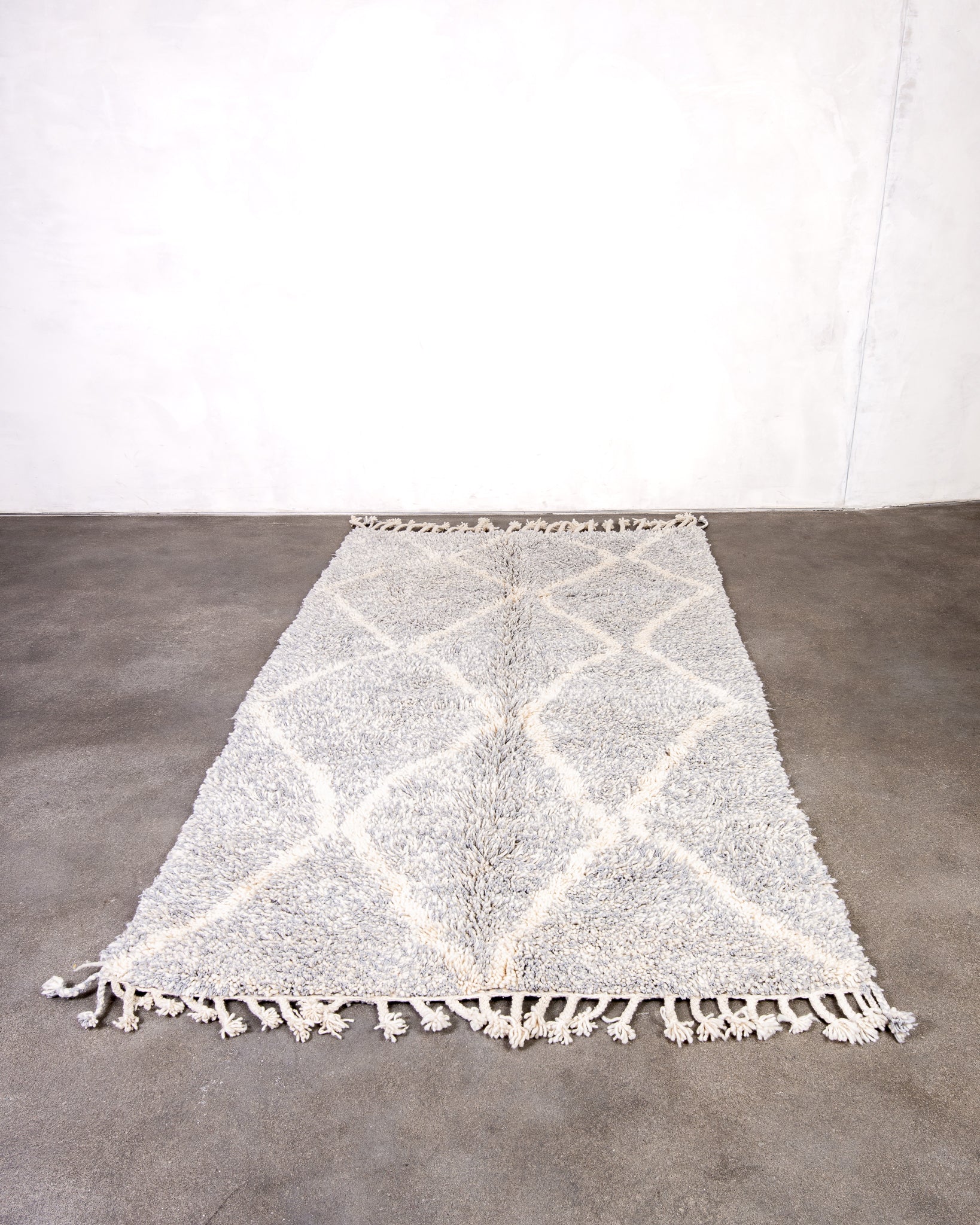 Modern designer handcrafted Berber rug from morocco Beniourain with beautiful colors and patterns